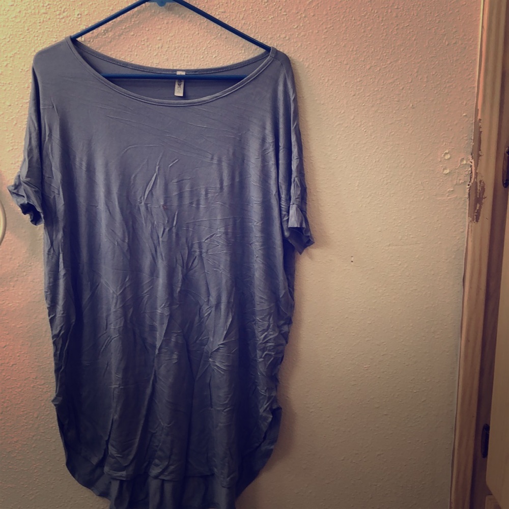 Mayberry’s hi-lo top with dolman type sleeves
